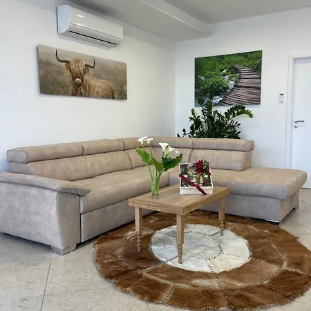 Apartman Cecilia!